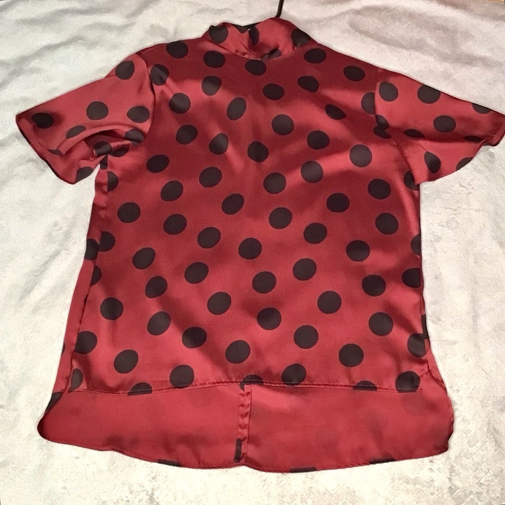 Women’s Burgundy & Black Short Sleeves Polka Dot Top Polyester Silky Feel US8 - Picture 4 of 8
